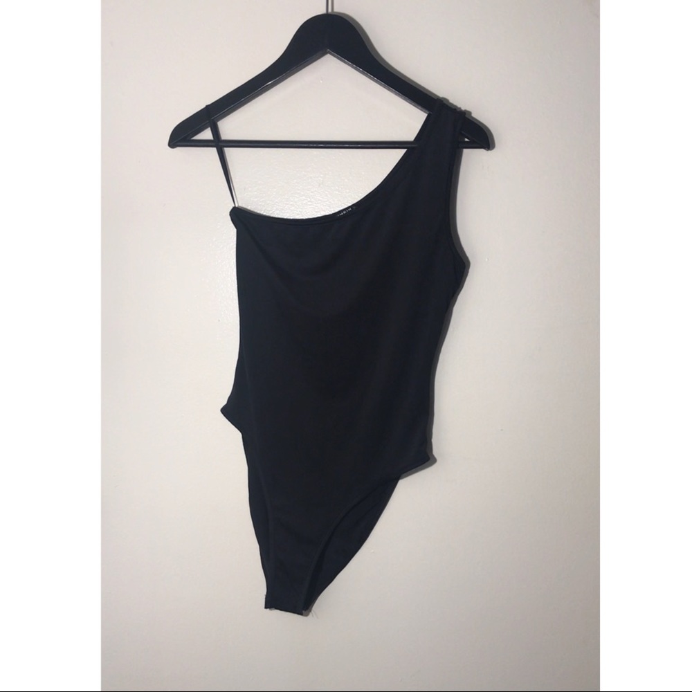 One Shoulder Bodysuit | Black | SIZE: Small